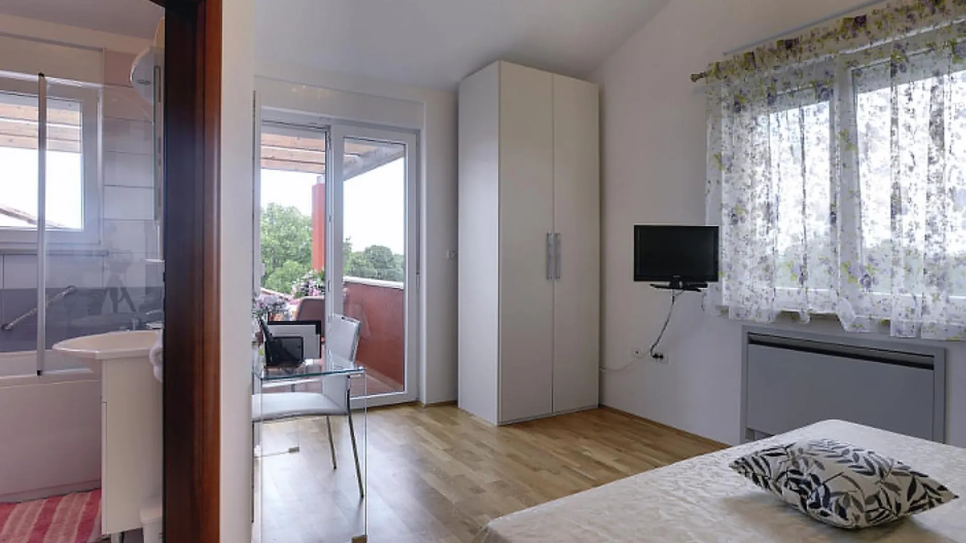 Villa Delle Rondini By Interhome Krnica